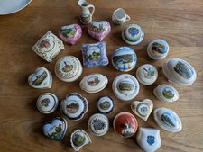 Große Sammlung Antik Reise Andenken 22 Porzellan Dosen 2 Vasen 2 Kännchen