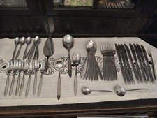 47 x Tafelbesteck Tischfein Crominal Messer Gabeln Löffel Servierbesteck