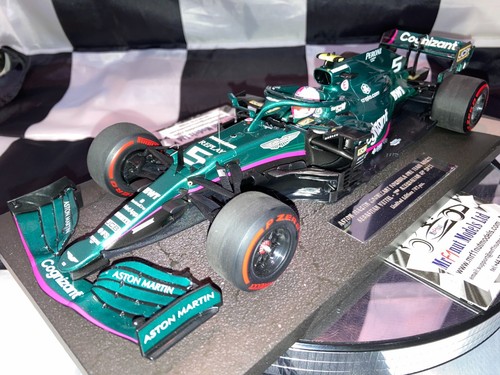 Minichamps 117210705 - 1:18,