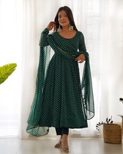 Pakistaner Fertig Zum Tragen