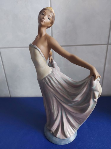 LLADRO-Porzellanfigur-~Tänzer