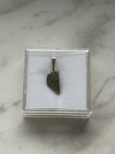 Natürlicher Moldavit Rohstein