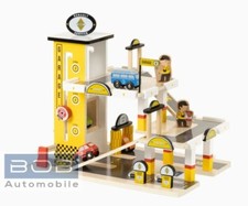 Renault parkhaus aus holz - aus,