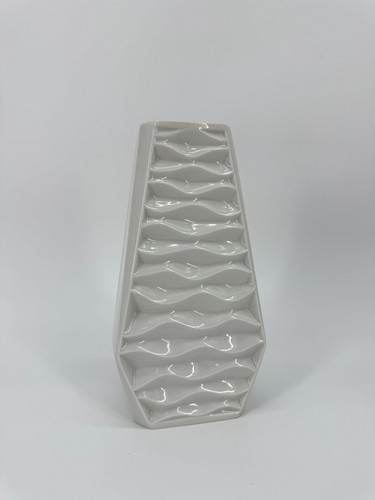 Mid century relief porzellan - century,