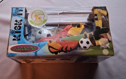 Fußballschuh mit ball und - fußballschuh,