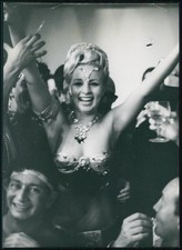 Foto 24x18cm Karneval in Rio Brasilien - Jubelnde Frau in funkelndem Kostüm 1957