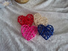 Dekoration/Rattan-Herzen/neu/4 Stück/1xrot/1xpink/1xweiß/1xblau