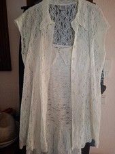 Da-2 Teiler aus Spitze, vom Madeleine, Gr.38/40, Farbe Creme, Knöpfe vorne