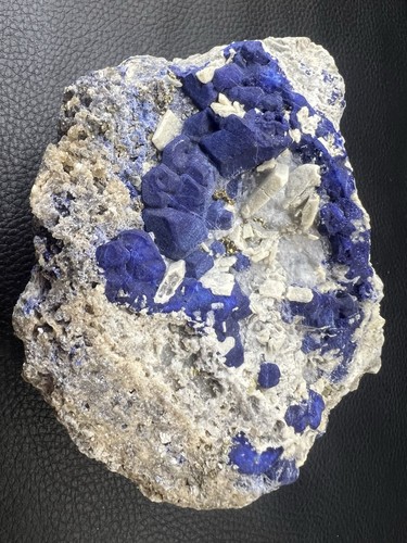 Lapislazuli mit pyrit - pyrit, und
