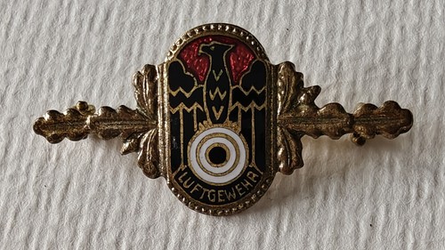 Pin abzeichen - •,