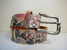 Ledergürtel in Krokooptik