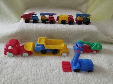8 alte Plastikautos LKW
