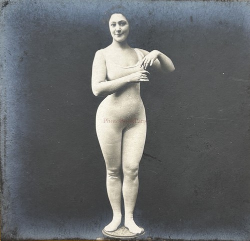 Frankreich pose plastik - frankreich, akt