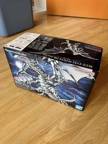 Blue eyes white dragon - blue,