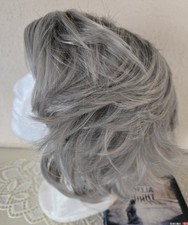 Perücke Damen gestuftes Haar mit Strähnen Silbergrau  Kunsthaar 