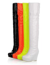 Gefütterte Overkneestiefel in knalligen, poppigen Farben, Neon High Heels Wedges