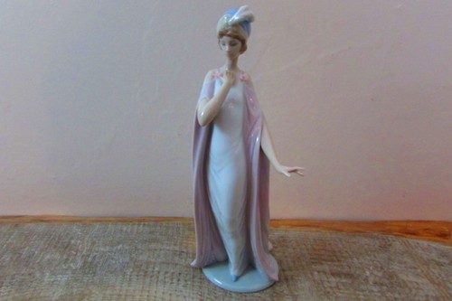 Lladro breathless retired - 'breathless',