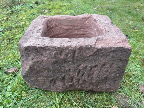 Sandsteintrog aus rotem - sandsteintrog,
