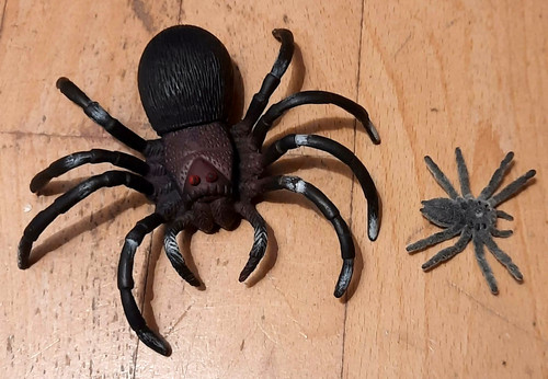 Spielfiguren spinnen - spielfiguren,,