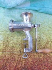 Alter Fleischwolf, Gusseisen, Porkert 8, mit Handkubel