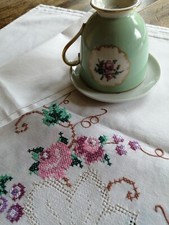 2 Tischdecken Mitteldecken Kreuzstich Stickerei bestickt Rosen 80 x 80 Landhaus