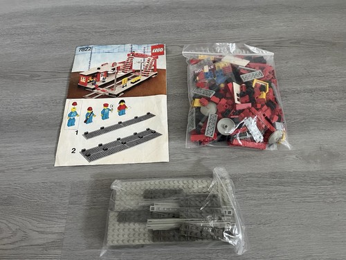 Lego 7822 railway - 7822, station