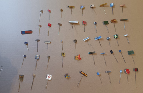 Anstecknadeln pins - 49,