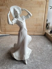 Porzellan Figur Frau 23 cm