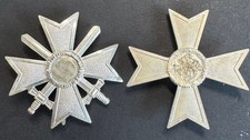 Kriegsverdienstkreuz 1. Klasse 1939 mit u. ohne Schwerter 2 Stk.- entnazifiziert