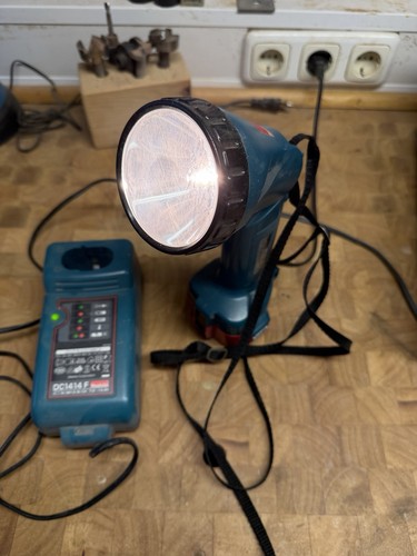 Makita akku handleuchte - akku-handleuchte, mit