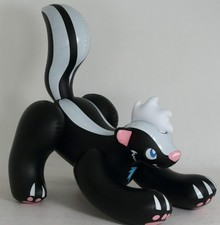 Schwimmtier aufblasbarer Inflatable world Skunk / Stinktier