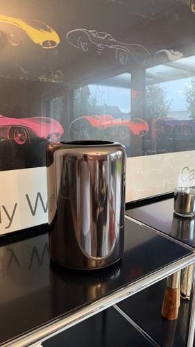 Apple mac pro - pro, trashcan