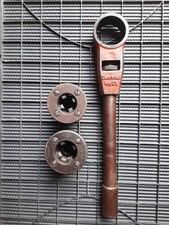 Ratschen Gewindeschneidkluppe Central Nr. C 1 mit Schneidkopf R1/2" + R3/4" 