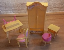Mattel Barbie Schloss Möbel , Schrank ,Stuhl ect.  Gebraucht 