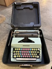 Olympia Traveller de Luxe Schreibmaschine mit Originalkoffer Vintage