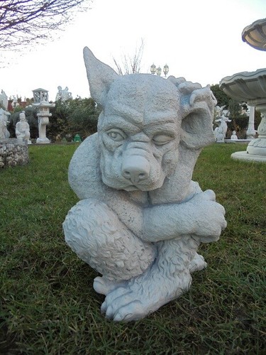 Massiver riesiger gargoyle - massiver,