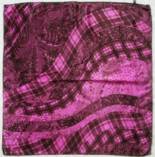 -Superbe Foulard AKER Soie