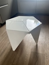 Prismatic table weiß von - prismatic,