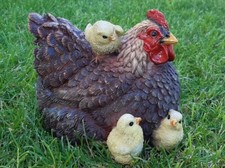 Gartenfigur Huhn mit Küken braun Henne Frostsicher Dekofigur Bauernhof Ostern