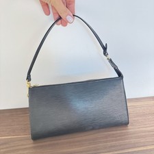 Louis Vuitton Tasche Clutch Schultertasche schwarz Goldene Hardware