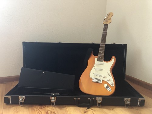 Orangene gitarre mit - e-gitarre,