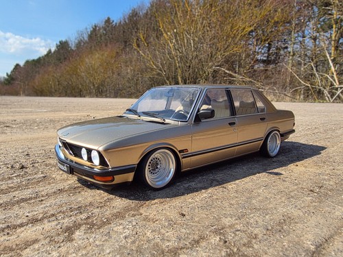 Bmw 528i e28 tiefer - 1:18,