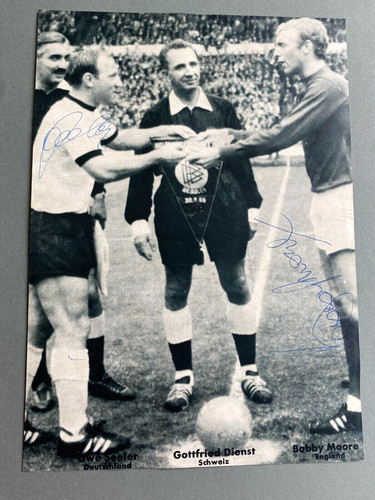 Bobby moore uwe - (†),