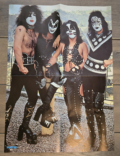 Kiss sweet a - kiss, very