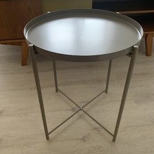 Ikea GLADOM Tabletttisch
