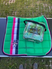 Eskadron Dressur Set Schabracke Big Square und Bandagen in green