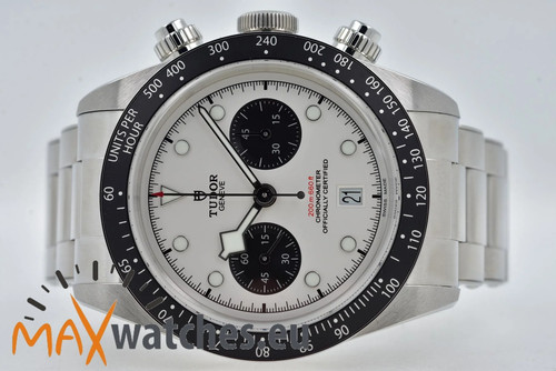 Tudor heritage black - heritage, bay