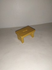 Alter Hocker-Fussbank-um