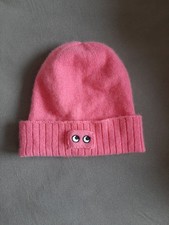 Uniqlo x Anya Hindmarch