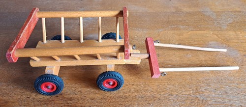 Alter spielzeug heuwagen - spielzeug,